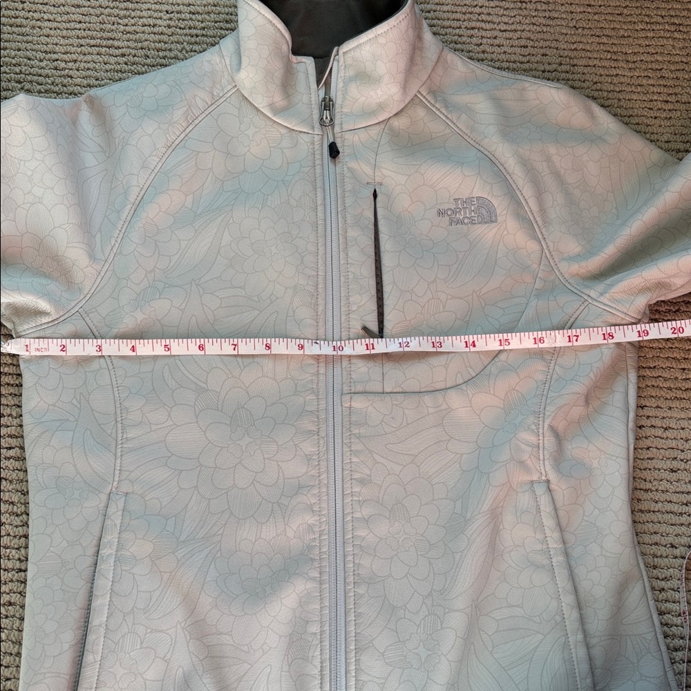 THE NORTH FACE TNFAPEX jacket. Floral design. Wind guard waist strap. Size med - Picture 14 of 14
